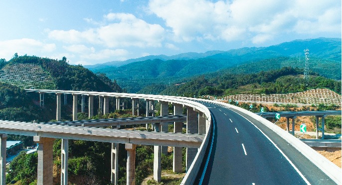 怒江通高速公路了！